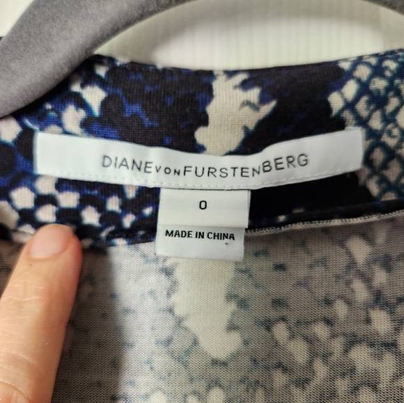 Diane Von Furstenberg Julian Silk Jersey Wrap Dress - Picture 3 of 12